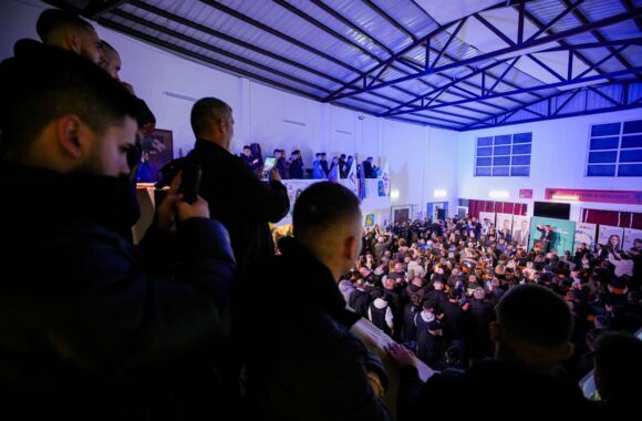 LDK mobilizohet në Matiqan: Abdixhiku premton 1.5 miliardë euro investime për Prishtinën