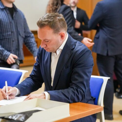 Zogaj regjistrohet për herë të parë si deputet: Me krenari dhe përulësi pranoj këtë përgjegjësi