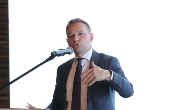 Zogaj kritikon Kurtin: Qeverisja me pazare është fundi i rrugës së përçarjes