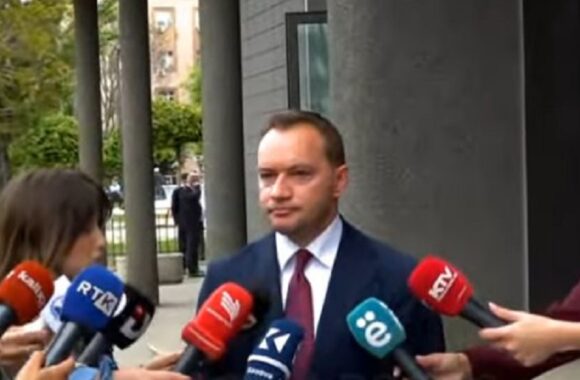 Alban Zogaj Zogaj reagon ashpër ndaj Gërvallës: Deklarata e saj atentat ndaj shtetit ligjor dhe drejtësisë së pavarur