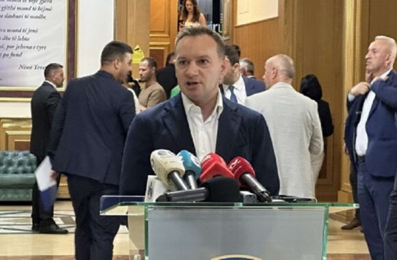 Zogaj: Protestat qytetare janë shenjë e mirë, fajtore për bllokadën është partia fituese e zgjedhjeve