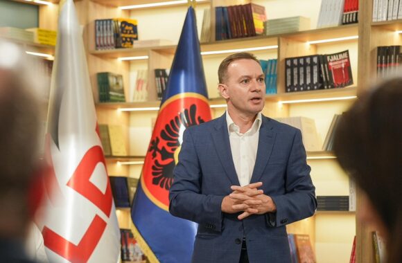 Zogaj: Dega e Presidentit Rugova sjell 750 pjesëmarrës në hapjen e fushatës së LDK-së