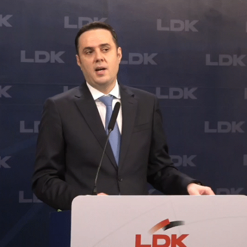 Lumir Abdixhiku Abdixhiku: Propozimi për Qeveri të Unitetit u refuzua, tani po ofrohet Qeveri e Pakicës – një cirk politik që po zgjat tetë muaj
