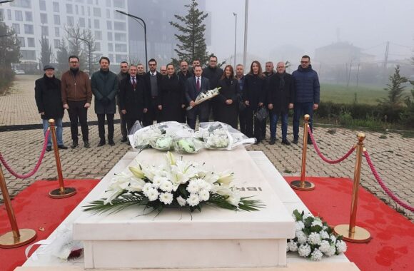 Dega e trete Dega e tretë e LDK-së nderon 81-vjetorin e lindjes së Presidentit historik Ibrahim Rugova