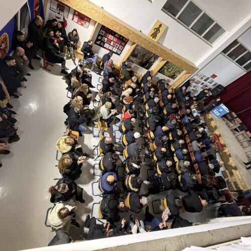 LDK mobilizon Velaninë: Tubim i madh elektoral në shkollën “Iliria”, prezantohen kandidatët për zgjedhjet e 28 dhjetorit