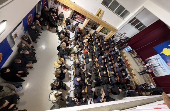 Velania1 LDK mobilizon Velaninë: Tubim i madh elektoral në shkollën “Iliria”, prezantohen kandidatët për zgjedhjet e 28 dhjetorit